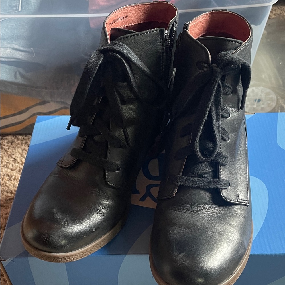 Dansko Waterproof Black Lace Up side zip Leather Boots